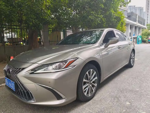 Lexus ES 2023