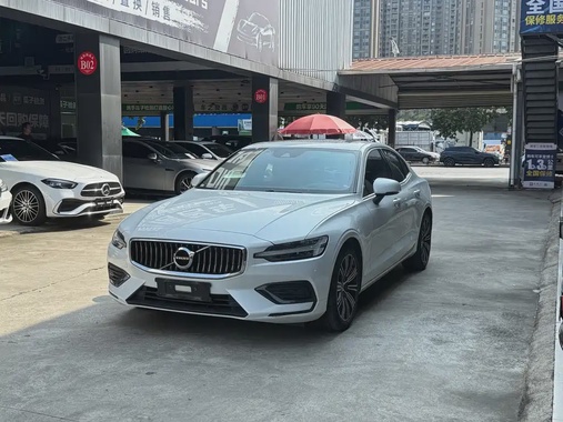 Volvo S60 2022