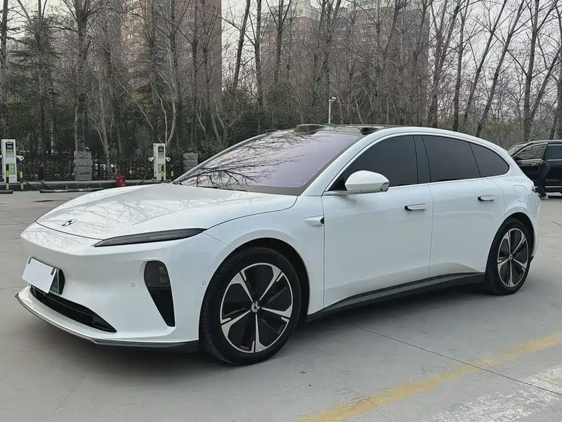 NIO ET5T