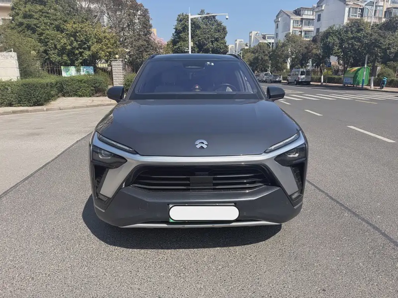 NIO ES8