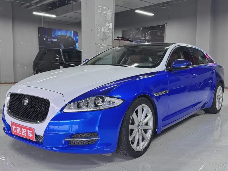 Jaguar XJ