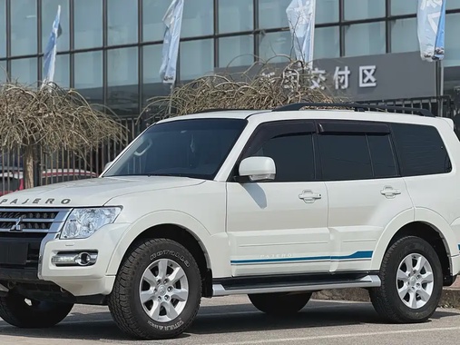 Mitsubishi Pajero 2018