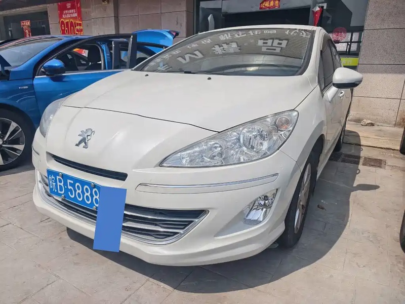 Peugeot 408