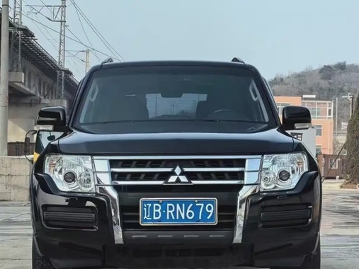 Mitsubishi Pajero 2017