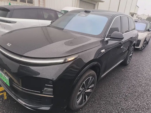 Li Auto L8 2025