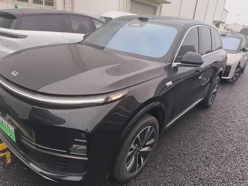 Li Auto L8