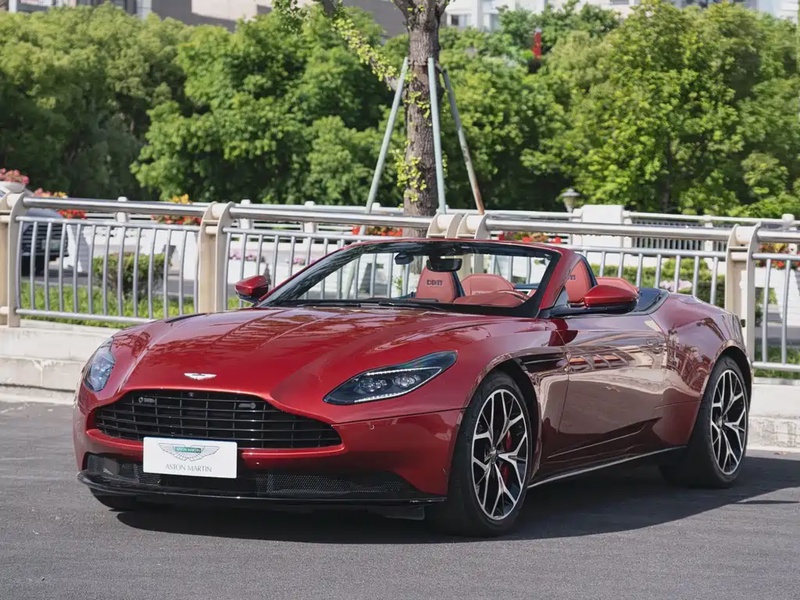 Aston Martin DB11