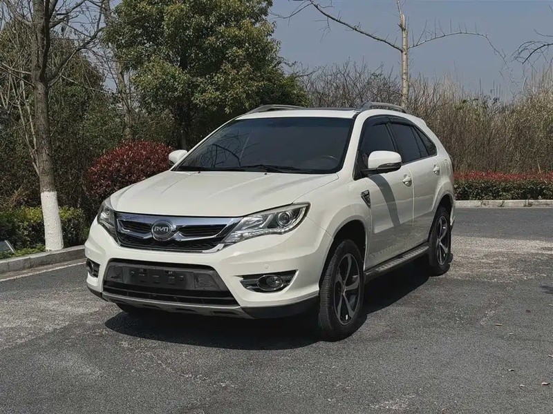 BYD S7