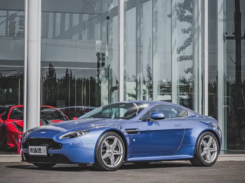Aston Martin Vantage