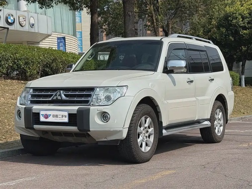 Mitsubishi Pajero 2010