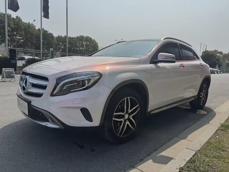 Mercedes-Benz GLA-Class