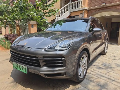 Porsche Cayenne 2021