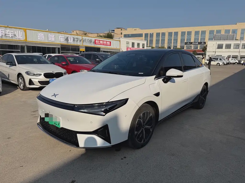 XPeng P5