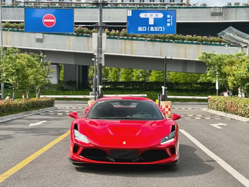 Ferrari F8