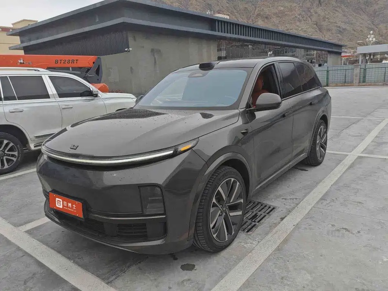 Li Auto L8