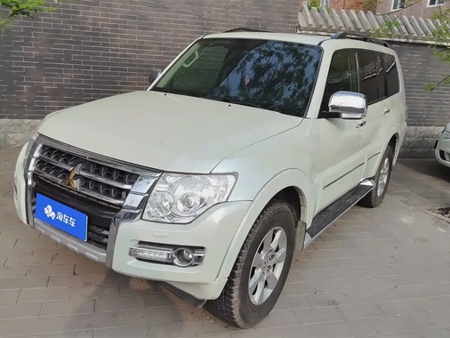 Mitsubishi Pajero 2017