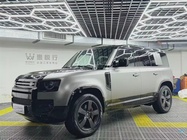 Land Rover Defender 2024