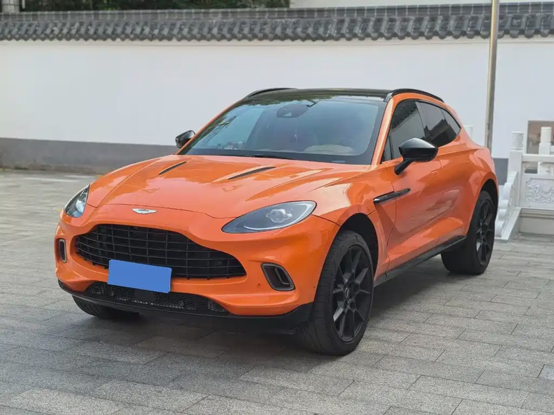 Aston Martin DBX