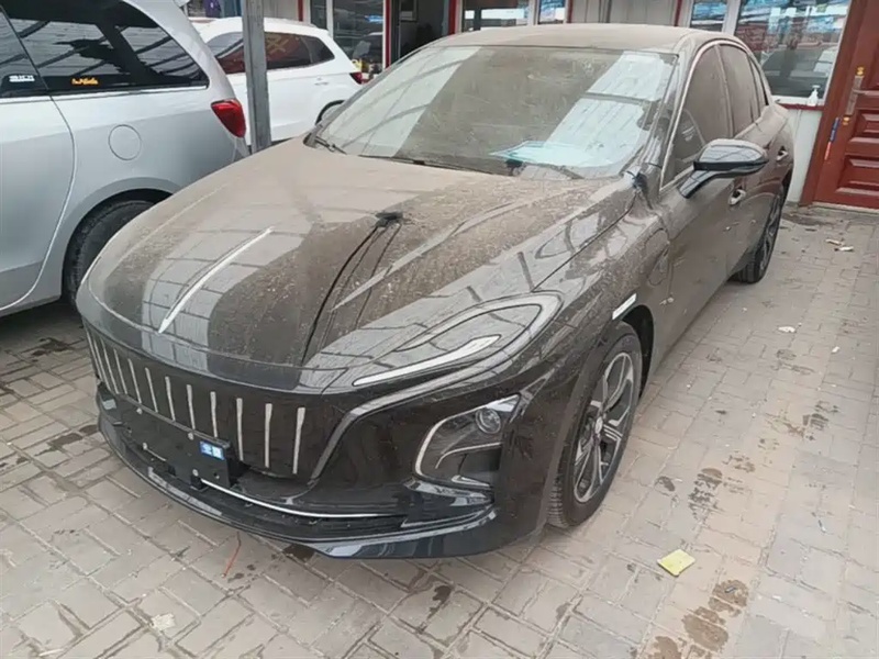 Hongqi E-QM5