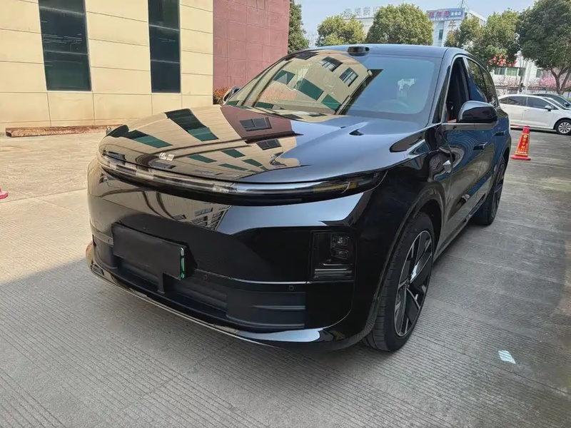 Li Auto L6