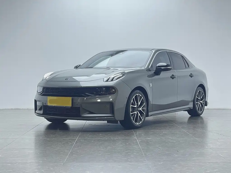 Lynk & Co 03