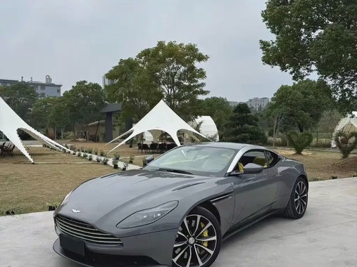 Aston Martin DB11 2019