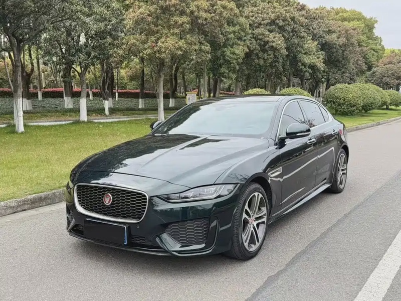 Jaguar XE