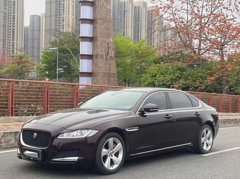 Jaguar XF