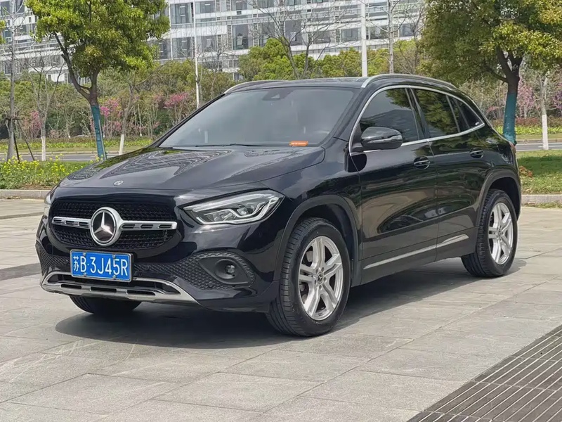 Mercedes-Benz GLA-Class