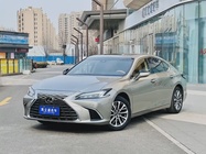 Lexus ES 2025