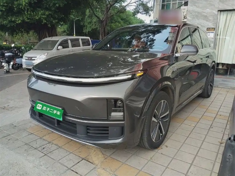 Li Auto L8