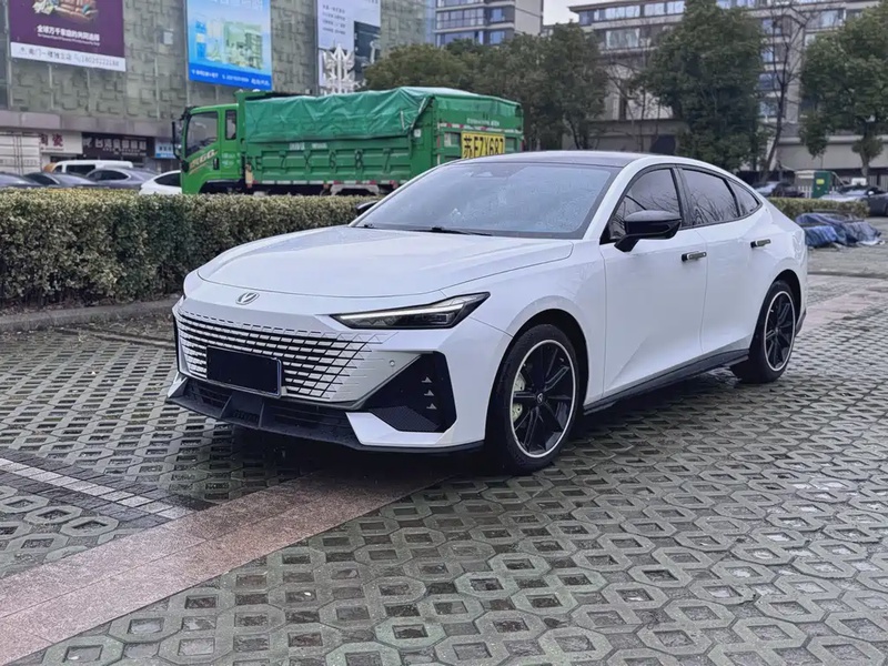 Changan UNI-V