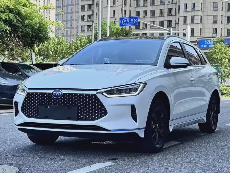 BYD e2