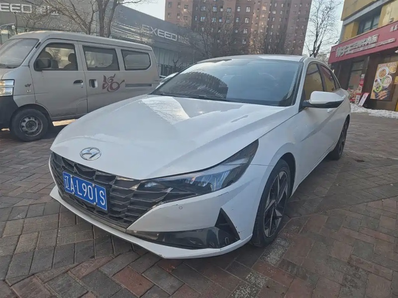 Hyundai Elantra