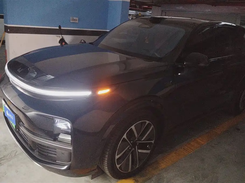 Li Auto L8
