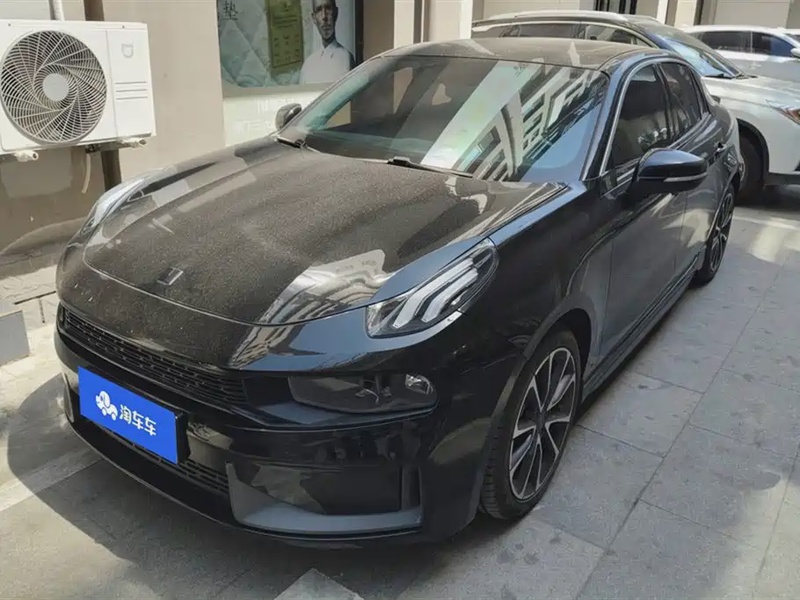 Lynk & Co 03
