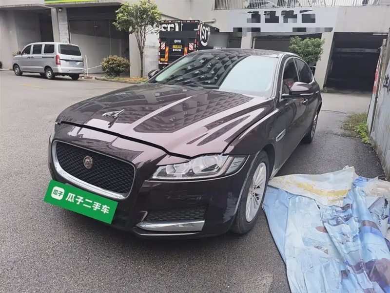 Jaguar XF