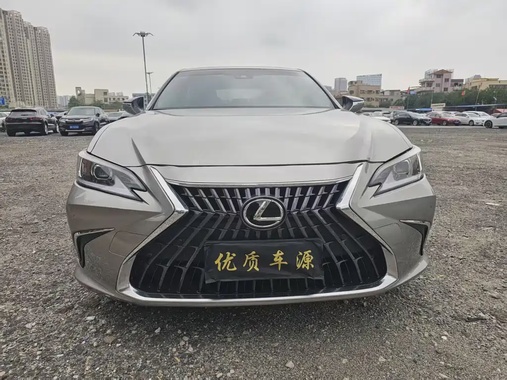 Lexus ES 2024