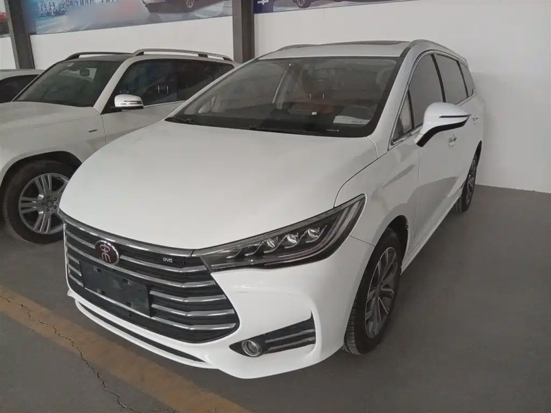 BYD MAX