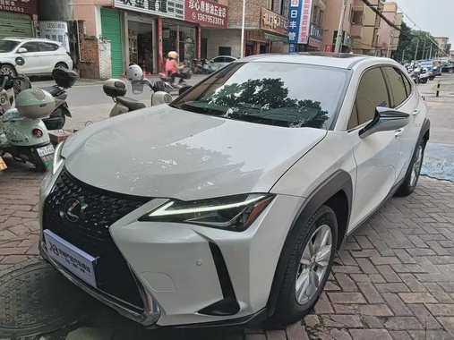 Lexus UX 2021