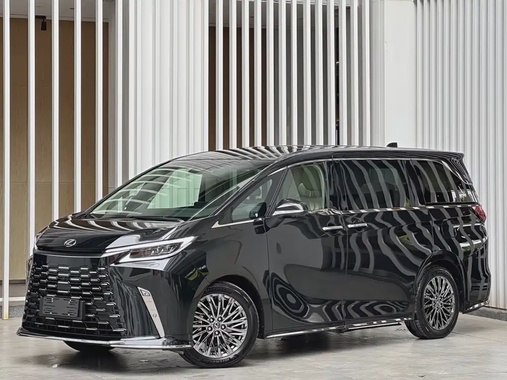 Lexus LM 2025