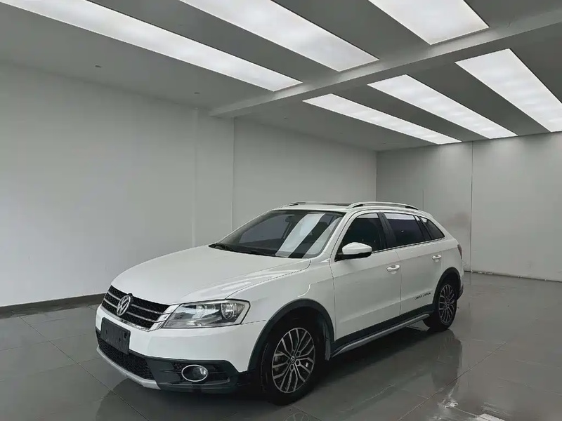 Volkswagen Cross Lavida