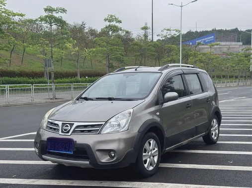 Nissan Livina 2012