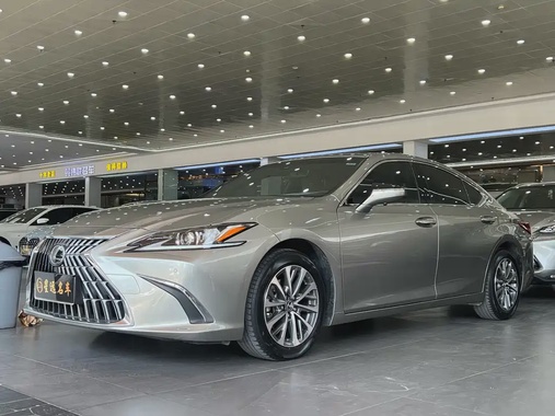 Lexus ES 2022