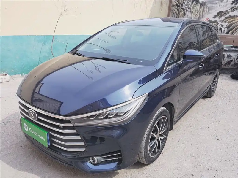 BYD MAX