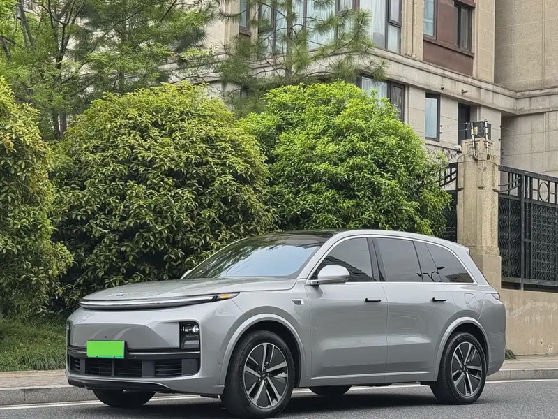 Li Auto L8
