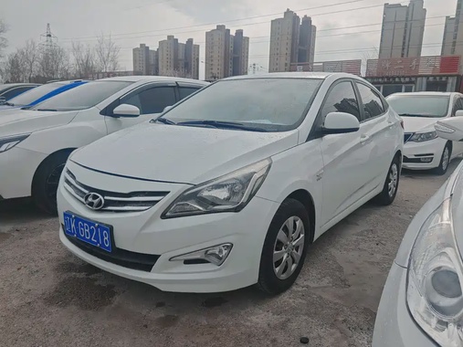 Hyundai Verna 2015