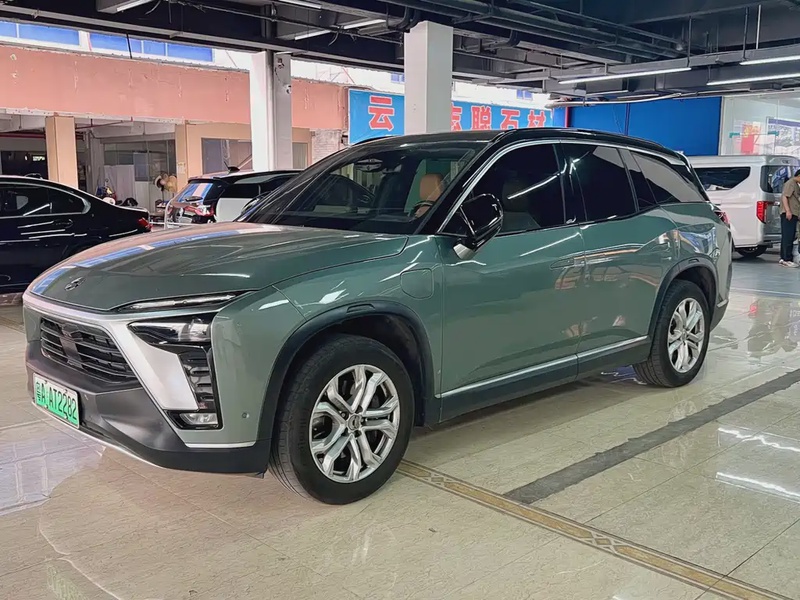 NIO ES8