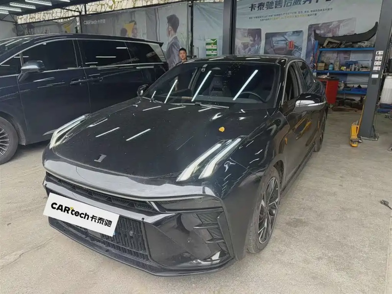 Lynk & Co 03
