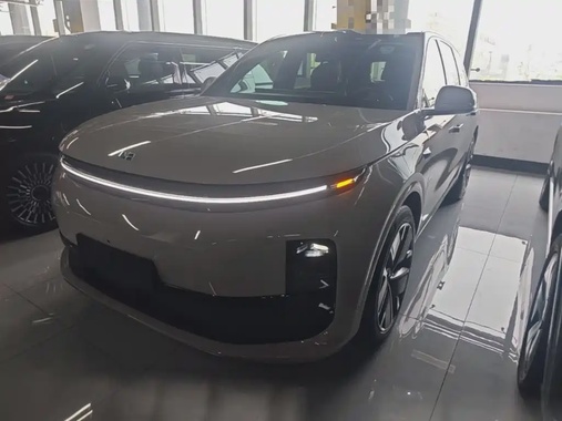 Li Auto L6 2025